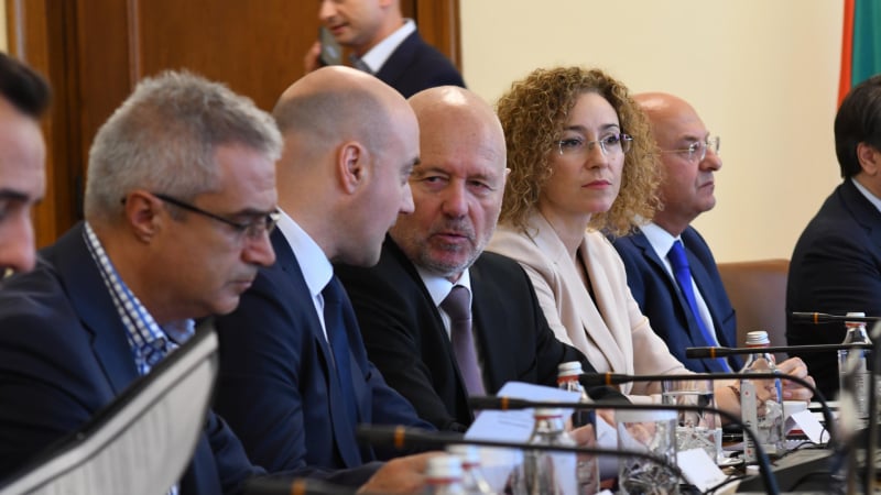 Още един министър от кабинета „Денков“ обяви съдбата си след оставката