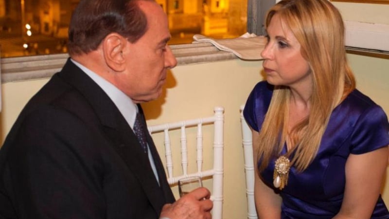 Гадателката на Берлускони сподели какво й е казал малко преди да умре и посочи следващия велик лидер на Италия