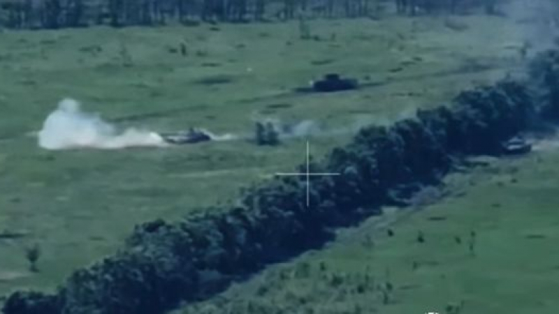 ВИДЕО от войната: Заснет бе лов на руски мотострелци за танкове на ВСУ