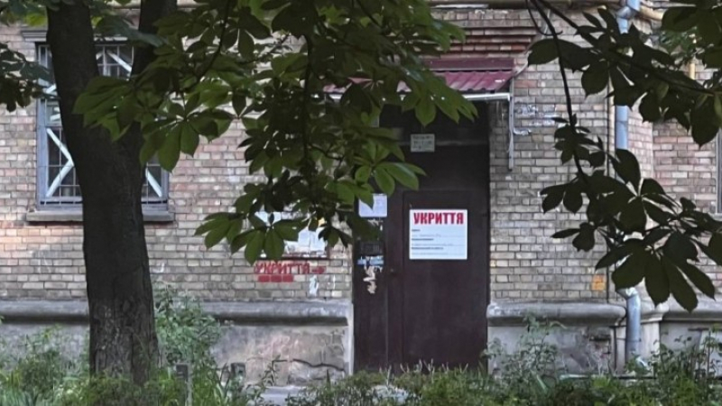 Украинци превърнаха бомбоубежища в пиянски свърталища, кмет избесня 