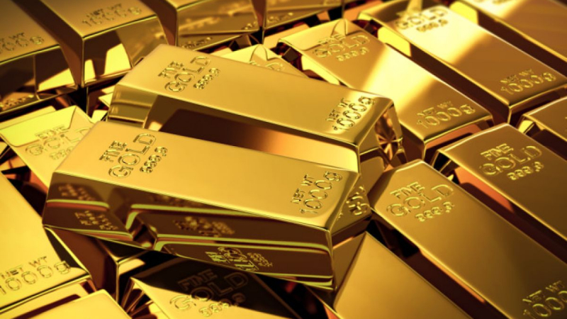 Цената на златото регистрира спад поради тези две причини