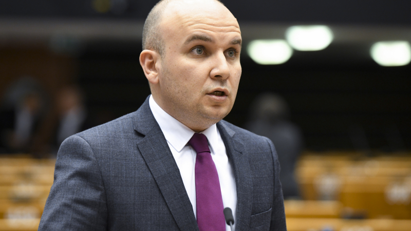 Евродепутатът Илхан Кючюк поиска отлагане на гласуването на доклада за Северна Македония