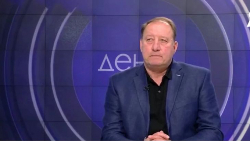 Ангел Найденов прогнозира какви решения ще взима Тагарев за помощта ни към Украйна