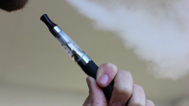 Много лоша новина за пушачите на електронни цигари в София