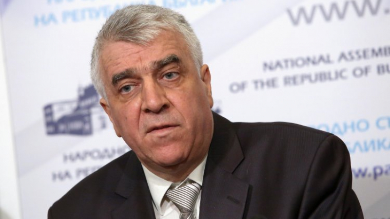 Проф. Румен Гечев: ПП-ДБ отново предадоха избирателите си като запазиха имунитета на Борисов
