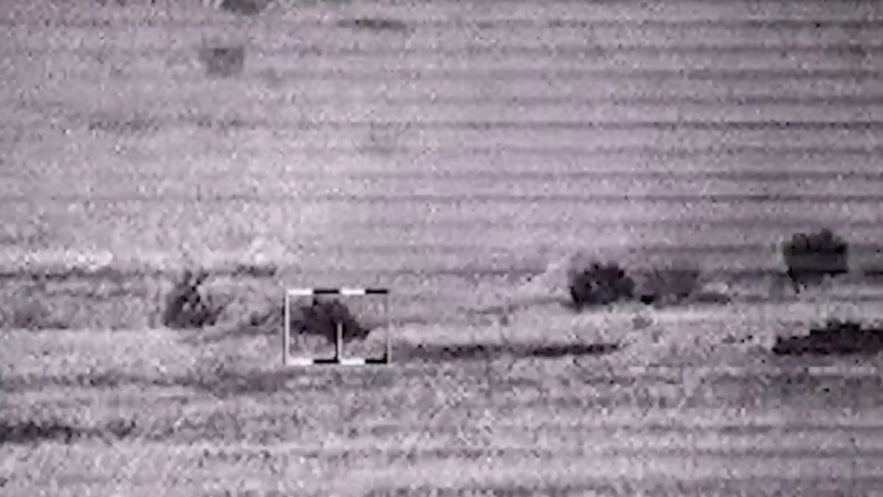 ВИДЕО от войната: Хеликоптер на ВКС на Русия унищожи техника на ВСУ