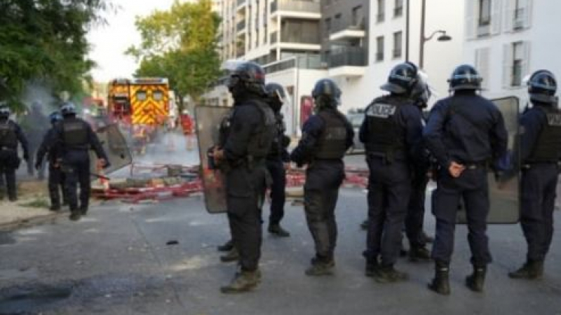 Извънредни новини от Франция след безредиците заради убийството на 17-г. Наел