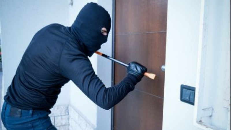 Експерт каза как да предпазим жилището си от крадци, докато сме на почивка