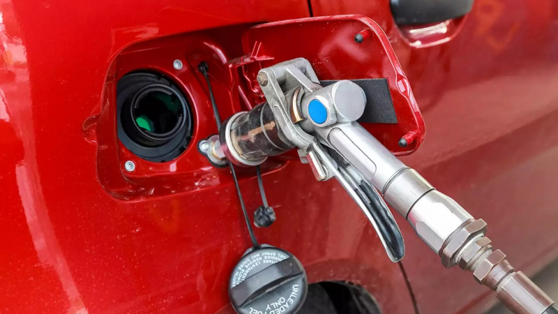 5 наивни мита за газовата уредба в колата, в които шофьорите вярват 