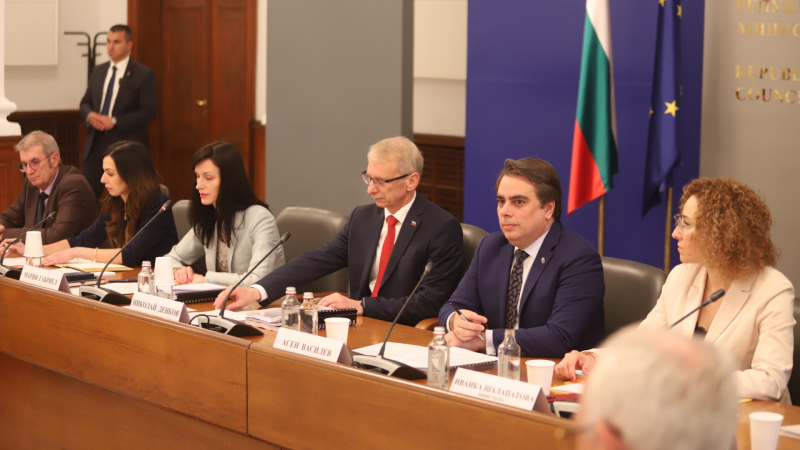 Жесток скандал с министърка от кабинета Денков, пада ли правителството