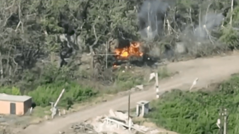 ВИДЕО от войната: ВСУ поразиха руски боеприпаси, току-що докарани до Бахмут