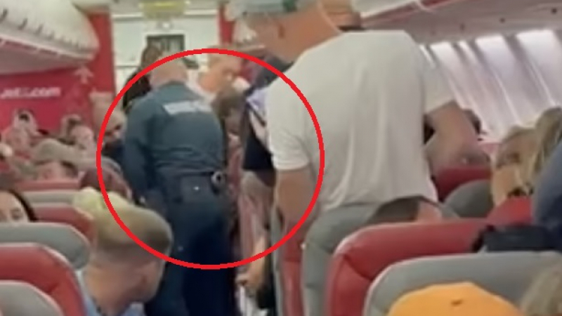 Извънредна ситуация на летище "София"! Полицията нахлу в самолет и... ВИДЕО