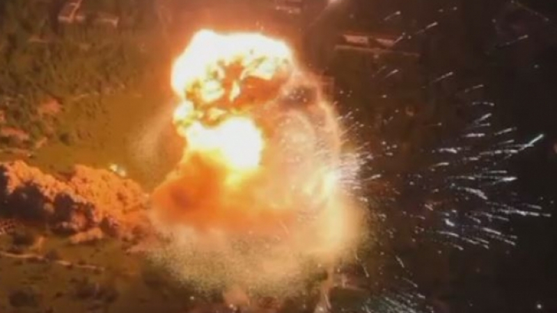 ВИДЕО от войната: Украински дрон засне видео от удар по Макеевка