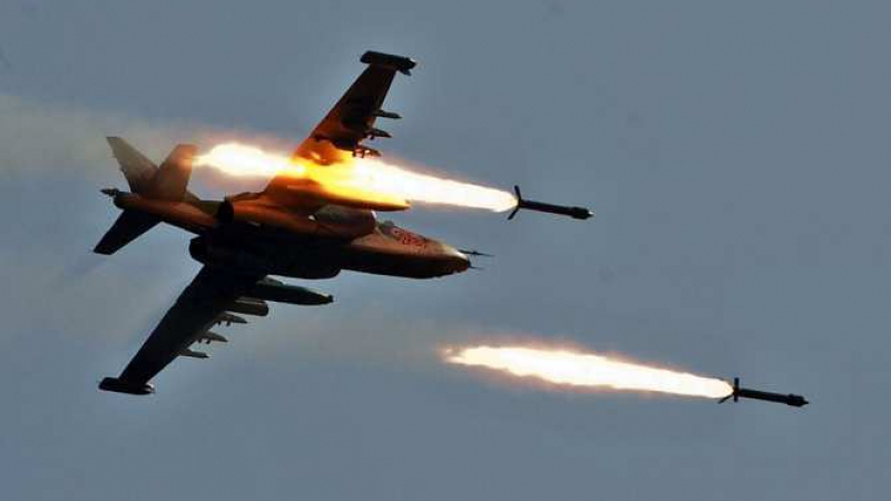 ВИДЕО от войната: Щурмови самолети Су-25 по двойки нанесоха ракетни удари по обекти и техника на ВСУ