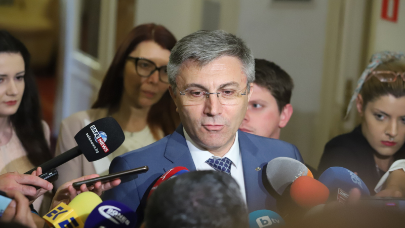 ДПС потвърди бомбата на БЛИЦ за оставката на Мустафа Карадайъ