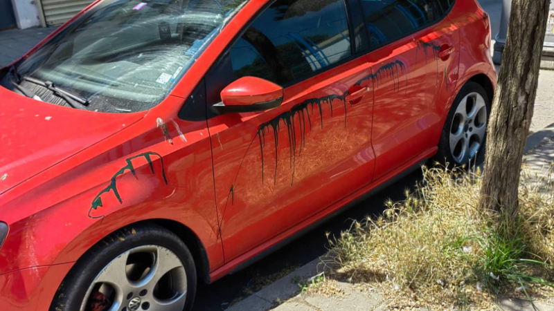 Грозно посегателство: Жена паркира колата си в Бургас, а когато се върна изпадна в шок ВИДЕО