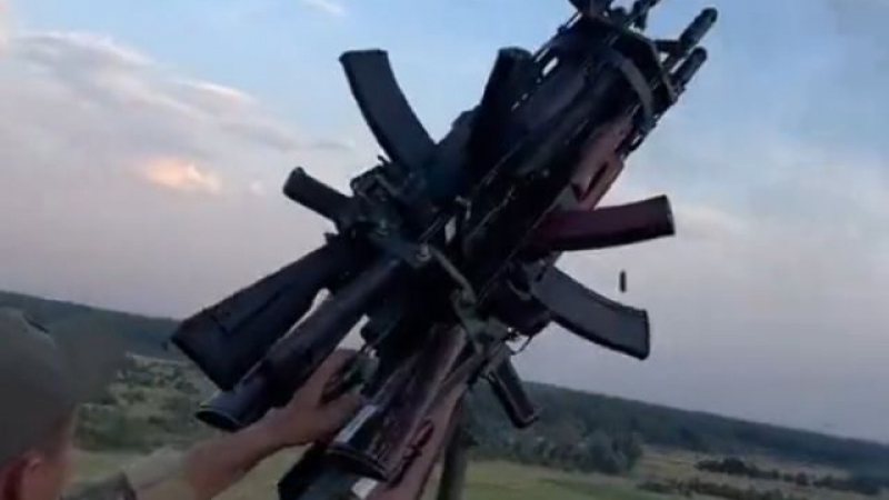 ВИДЕО от войната: Украинците „направиха“ шестцевна картечница от АК-74