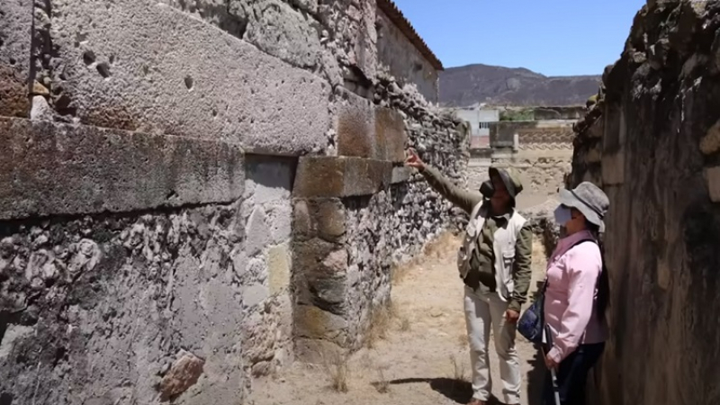 Археолози откриха загадъчна "порта към ада" под древен храм в Мексико ВИДЕО