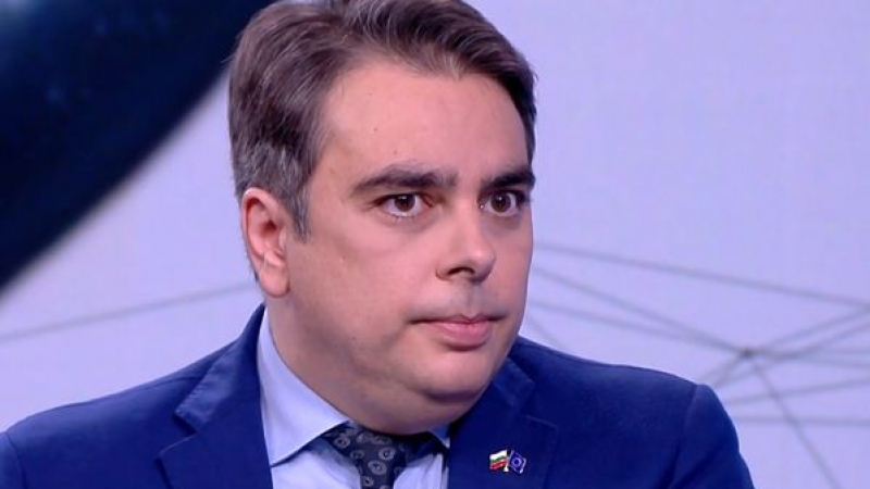 Асен Василев с големи новини за увеличение на пенсиите и заплатите, а на местните избори...