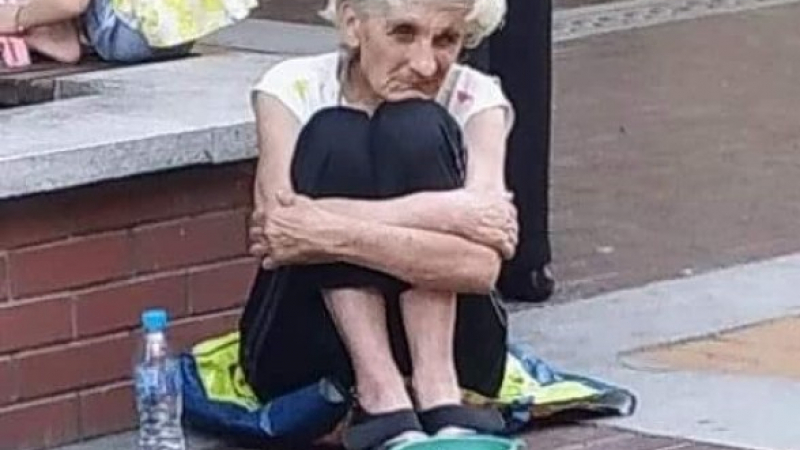 Плач и нерви: Мрежата гърми след СНИМКА на тъжна баба на лъскавата "Витошка" в София