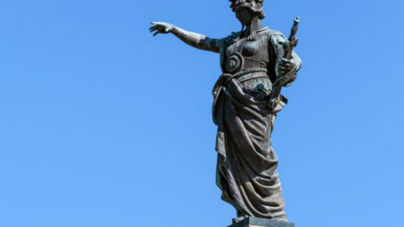В кой български град се намира Статуята на Свободата