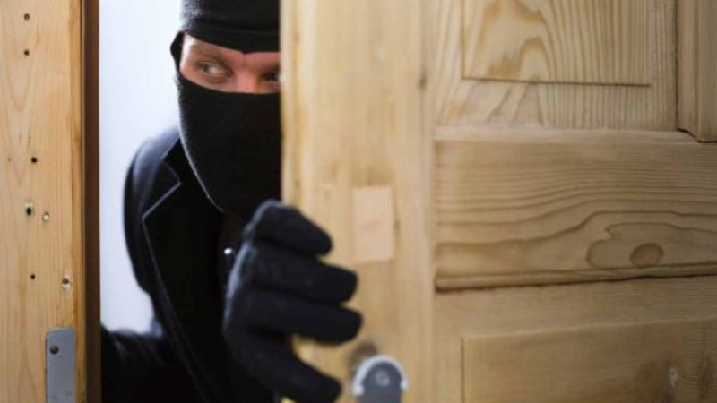 Експерт разкри как да защитим дома си от крадци през лятото ВИДЕО