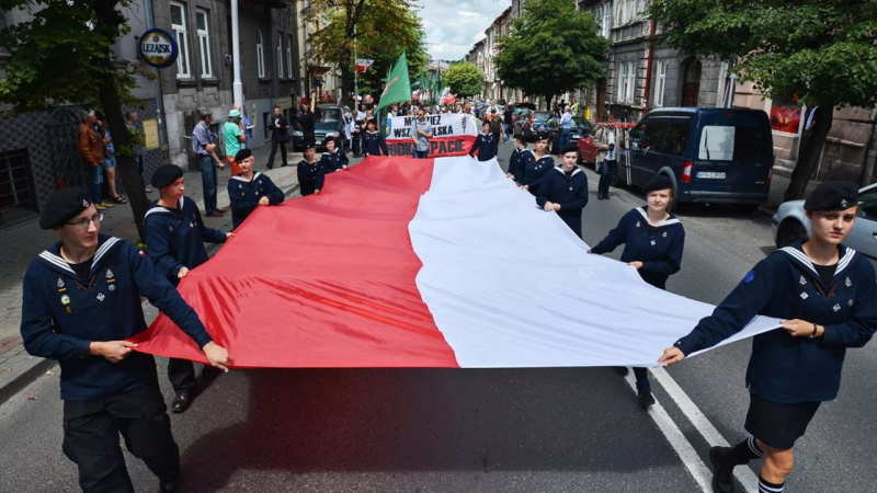 Напрежение: Сеймът на Полша призова Киев да признае за клането във Волин