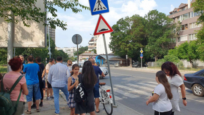Пълно безхаберие: Знаците на мястото, където загина 13-г. дете в Пловдив, са... СНИМКИ