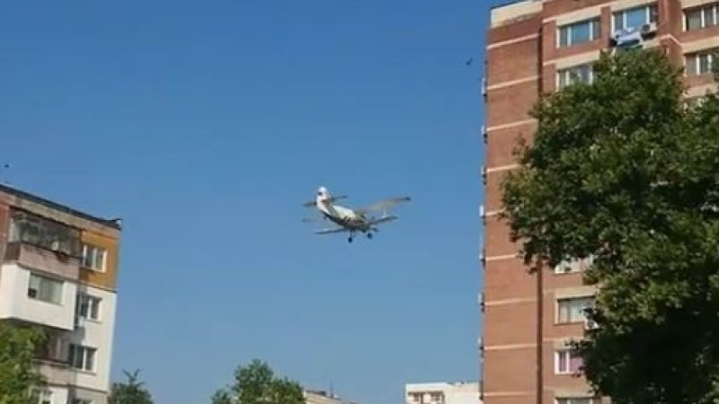 Инфарктна ситуация с малък самолет изправи косите на гражданите на Козлодуй ВИДЕО