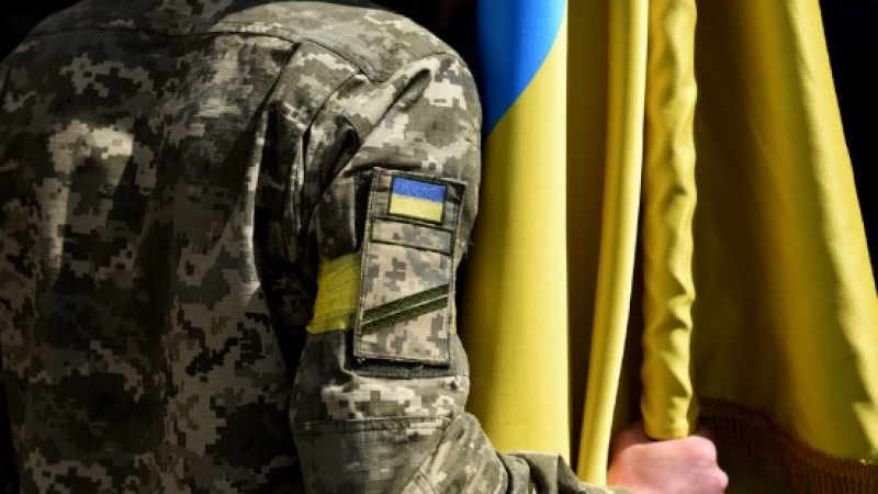 ВИДЕО от войната: Украинец получи призовка заради руски рап
