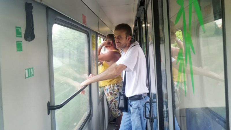 От първо лице пред БЛИЦ: Вижте какво преживях във влака на ада Варна - София!