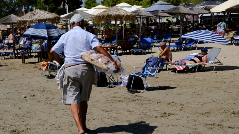 Важно за всички на плаж в Гърция! Забраняват на децата да...