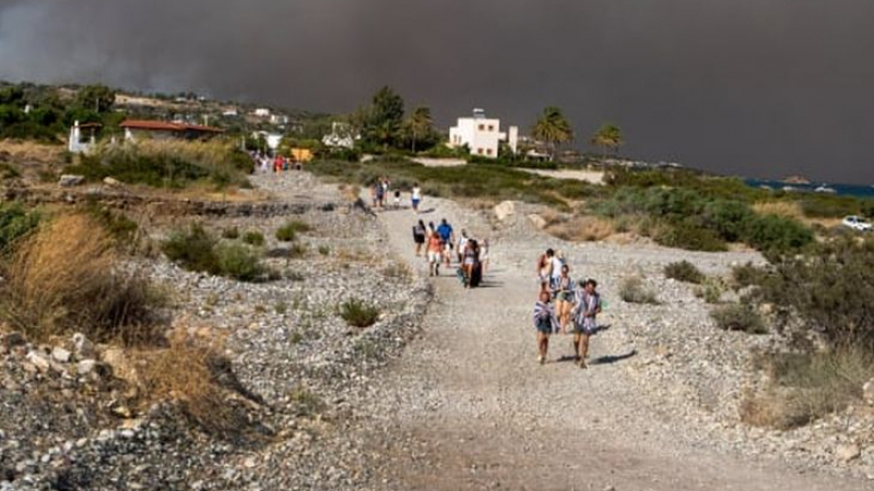 Туристите на горящия Родос: Един от местните заяви, че сме обречени