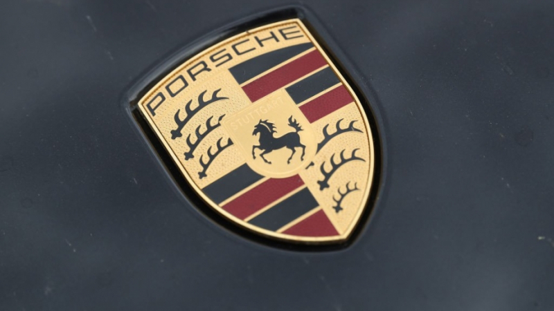 Уникална моторна лодка Porsche се продава на търг СНИМКИ