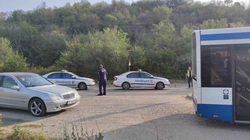 Неописуем ужас във Варна, мъж излезе от колата си и падна мъртъв СНИМКИ