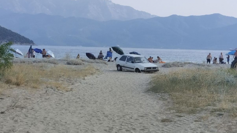 Български Голф стана сензация на плажа в Керамоти, но срамът е огромен СНИМКИ