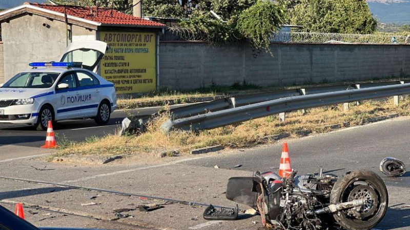 Жестока трагедия с млад моторист в Казанлък 