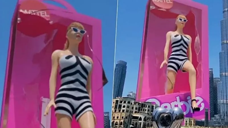 Гигантска кукла Барби докарва шофьорите до нервен срив ВИДЕО