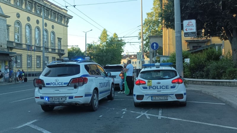 Три патрулки завардиха кюстендилско Порше на пъпа на Бургас, фамозна руса дама не вярва какво се случва СНИМКИ