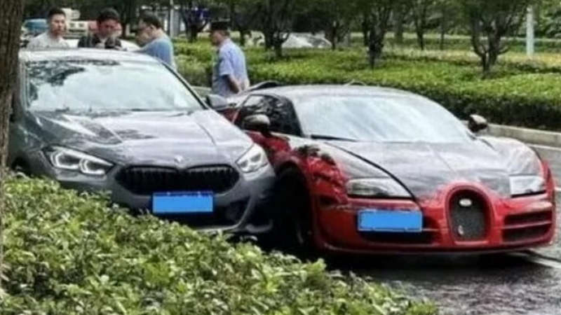 Вижте зрелищна и скъпа катастрофа между Bugatti и BMW след конфликт на пътя ВИДЕО
