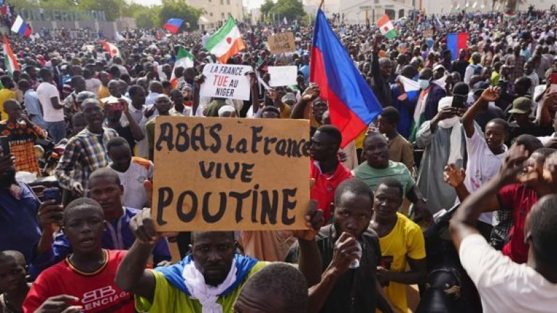 Западът губи последния си бастион в Централна Африка: Долу Франция, да живее Русия!
