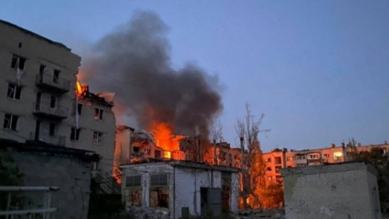 Русия нанесе ракетен удар по многоетажен жилищен блок в Покровск, има загинали ВИДЕО