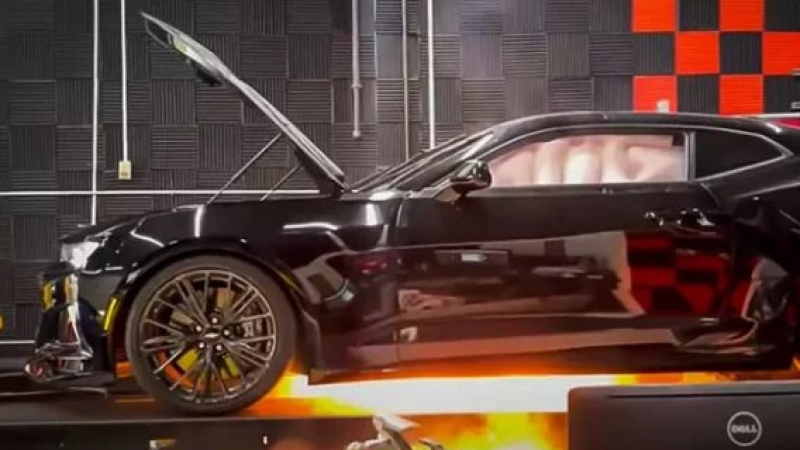Чудовищно тунингован Chevrolet Camaro избухна по време на тест ВИДЕО