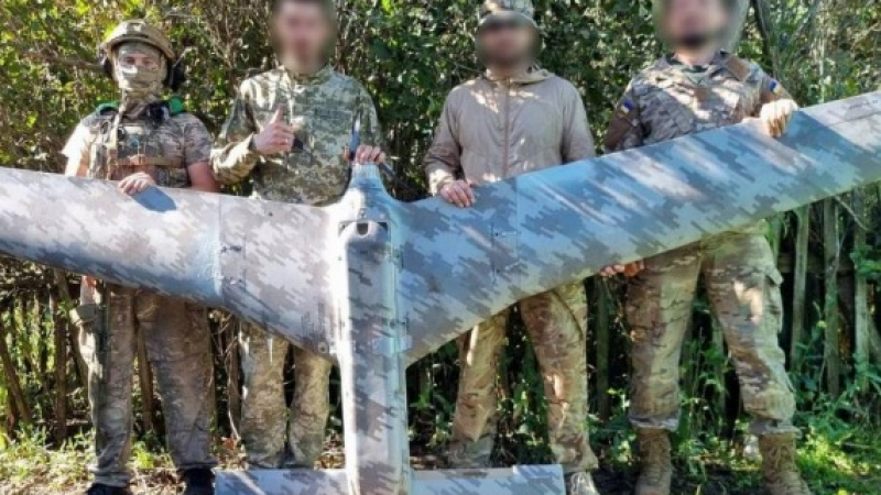 ВИДЕО от войната: Украински граничари свалиха най-новия руски дрон