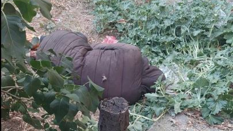 Потрес във Варна! Мъж с отрязани пръсти лежи на улицата СНИМКИ