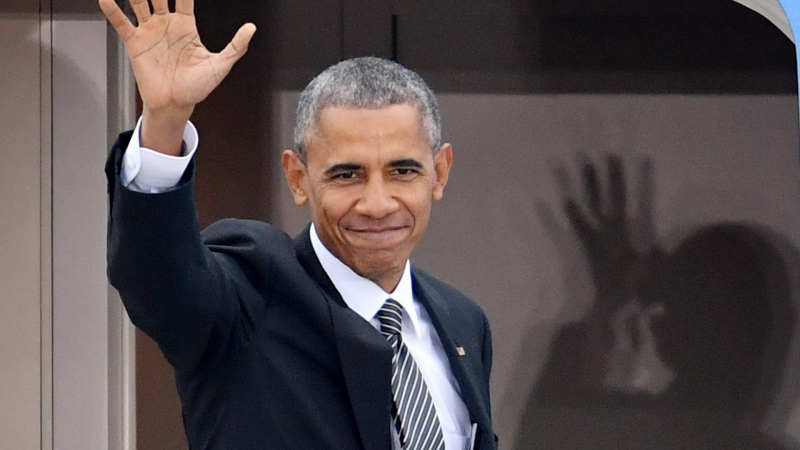Скандал: Лъсна истината имал ли е Барак Обама тайна гей-връзка СНИМКИ