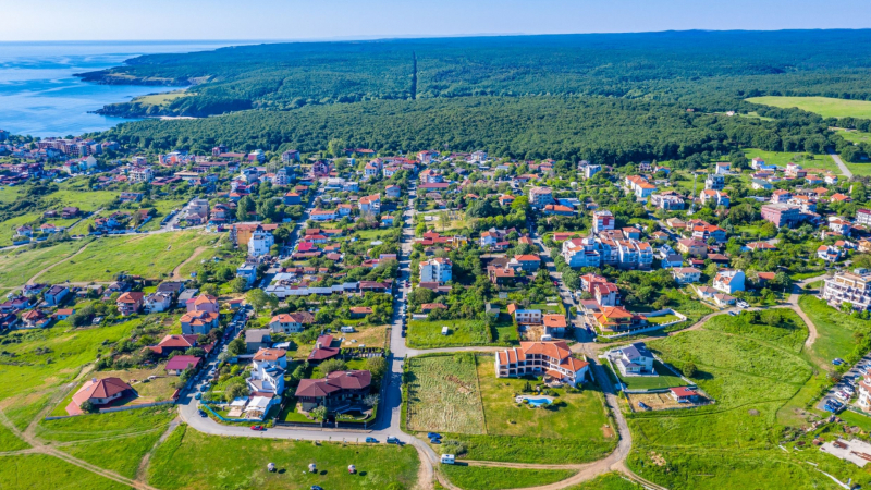 Знаете ли кое е старото име на този любим български морски курорт? 