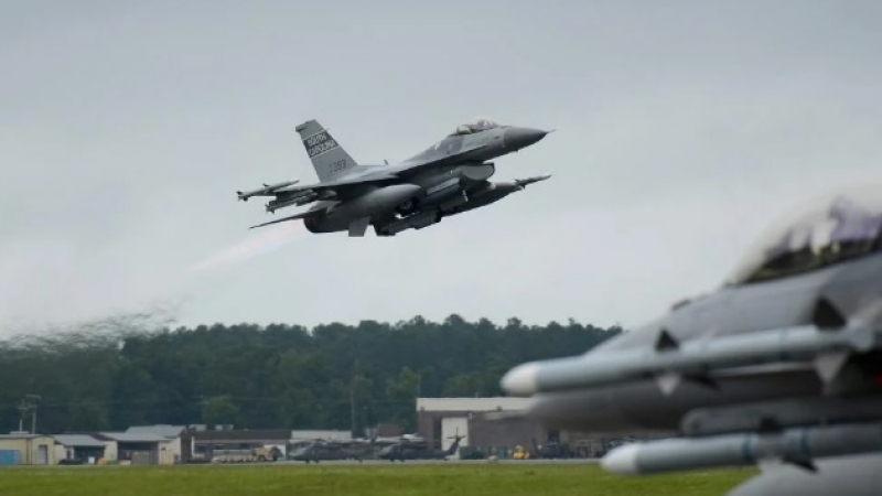 Defence Express: Украйна ще получи една от най-старите версии на F-16
