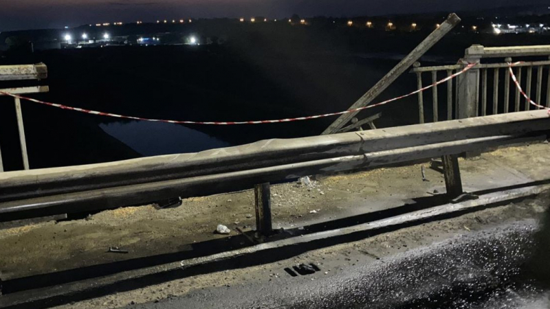 Апокалиптични СНИМКИ от разрушения Дунав мост