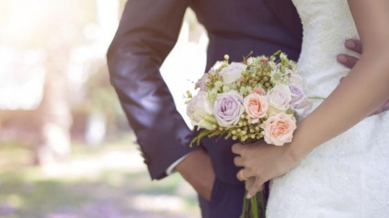 Шокиран младоженец отмени сватбата, след като видя какви ги върши тъща му 